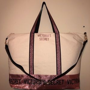 Brand new VS weekender bag